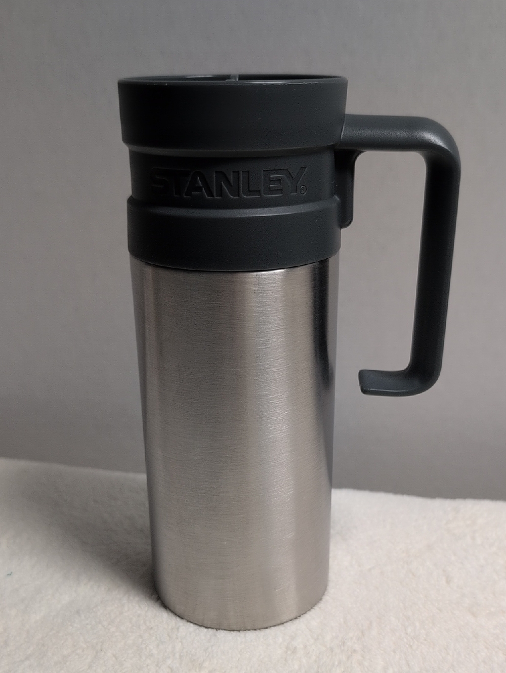 Stanley Silver Discontinued Travel Mug/ Tumbler with Gray Handle 16oz